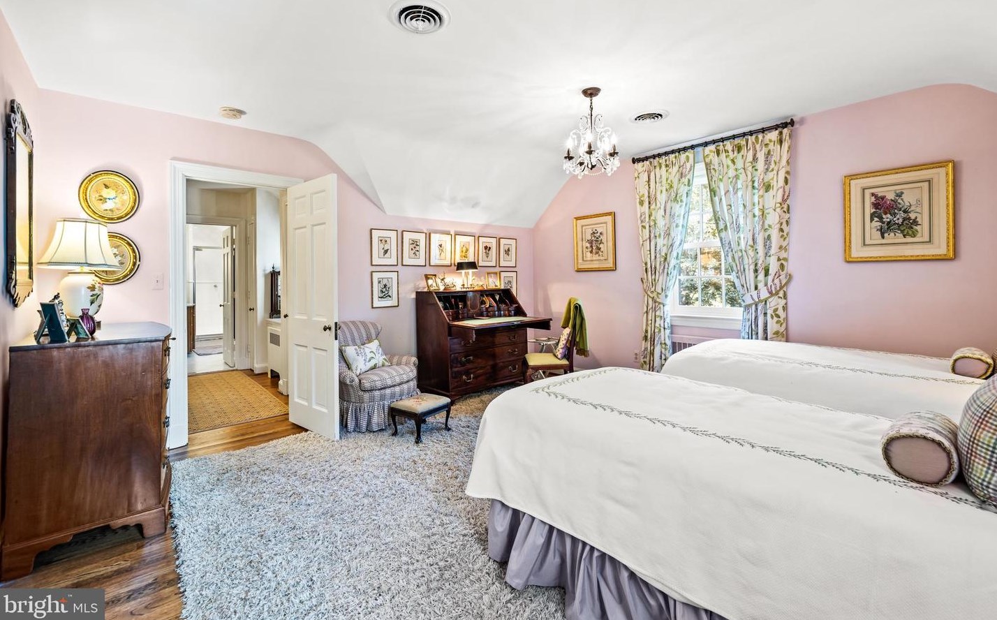 12 Meadow Rd, Baltimore MD 21225-2642 exterior