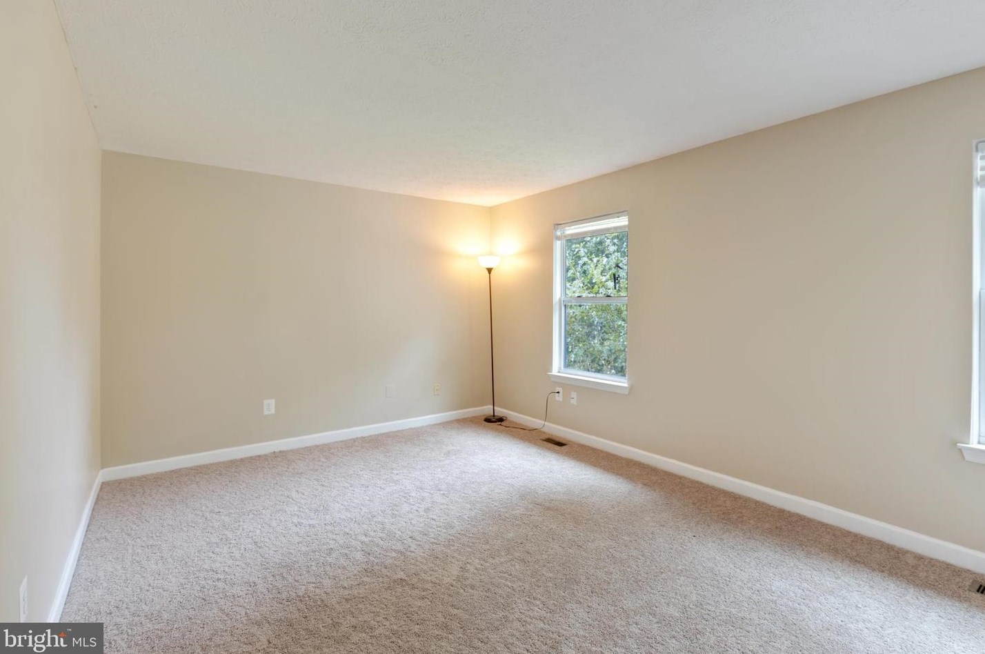 10 Malus Ct, Baltimore MD 21207-4400 exterior