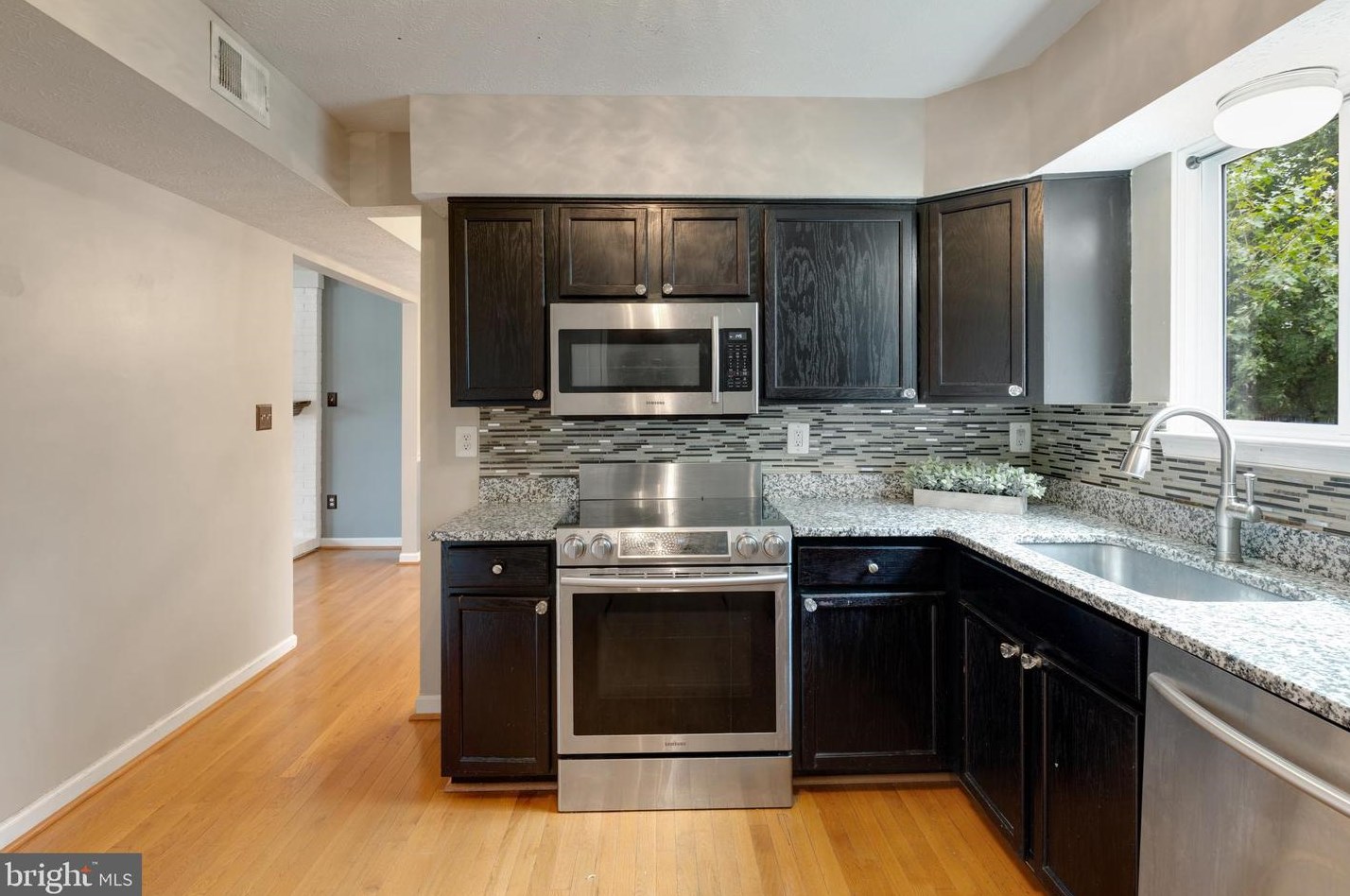 10 Malus Ct, Baltimore MD 21207-4400 exterior