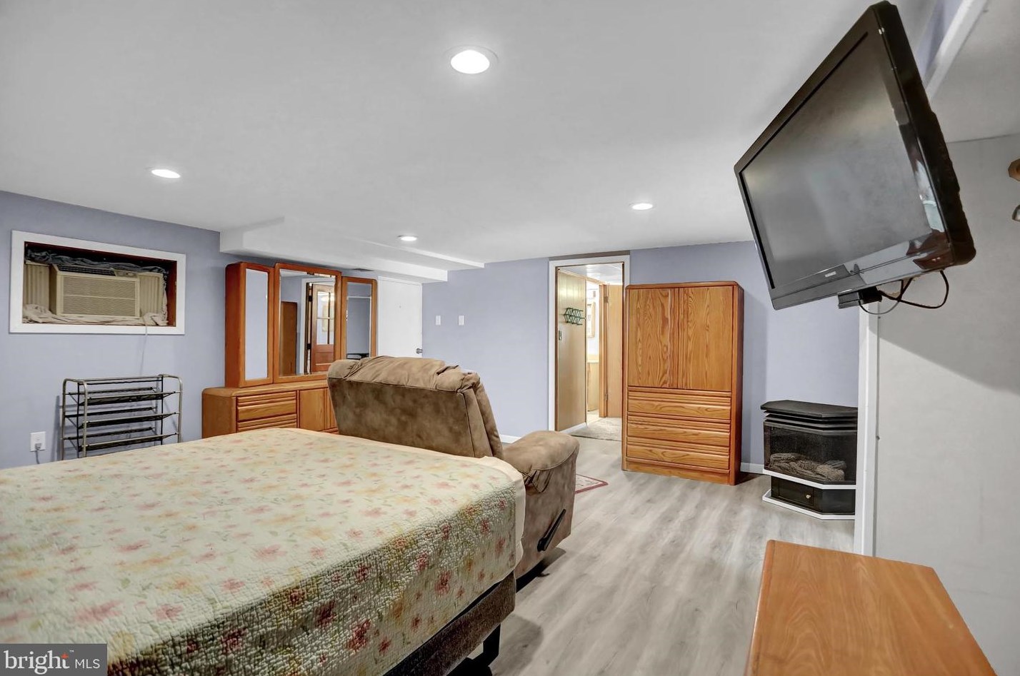 6812 Youngstown Ave, Baltimore MD  21222-1112 exterior