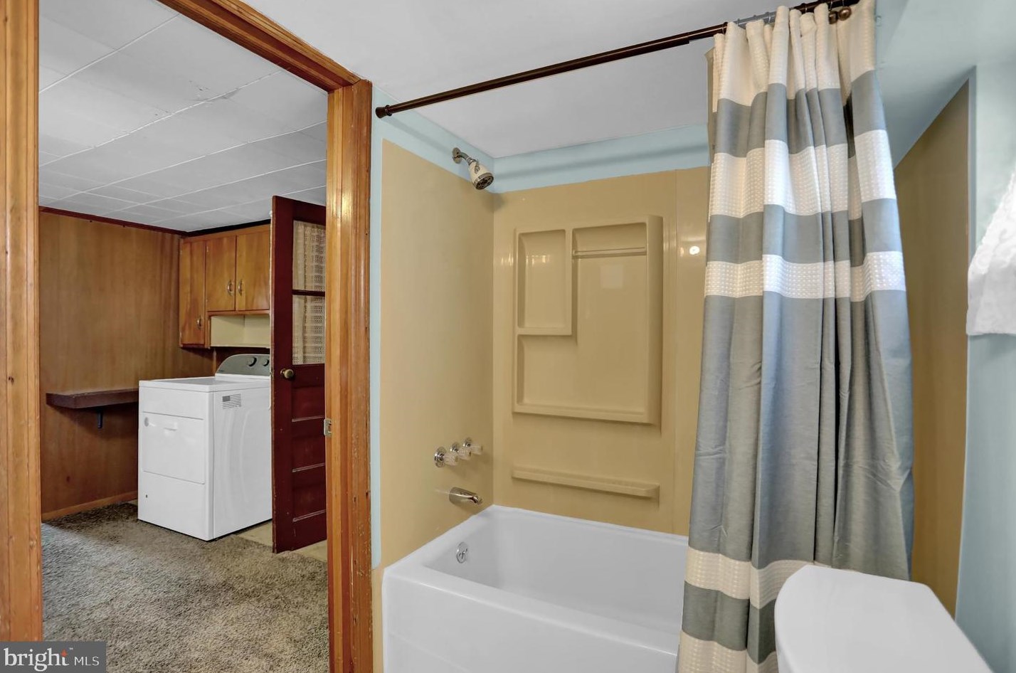 6812 Youngstown Ave, Baltimore MD  21222-1112 exterior