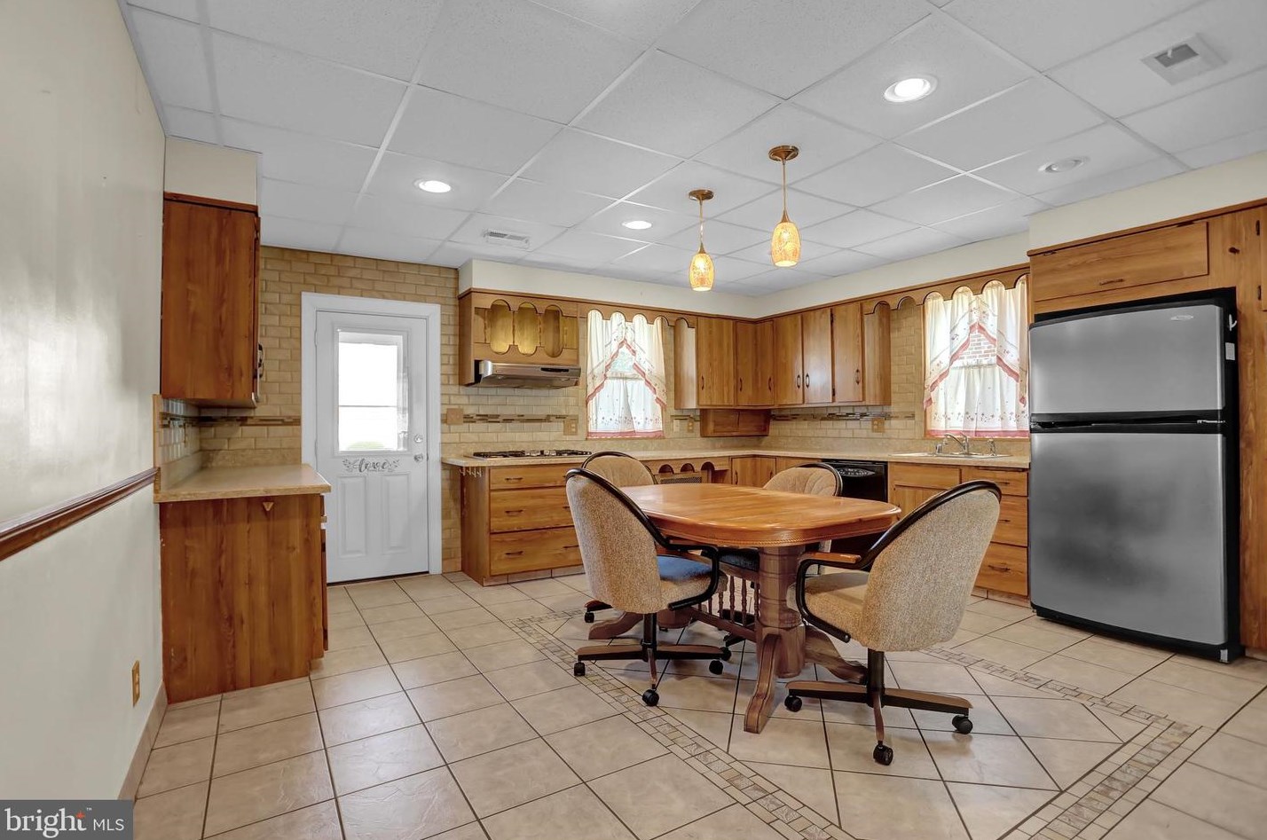 6812 Youngstown Ave, Baltimore MD  21222-1112 exterior