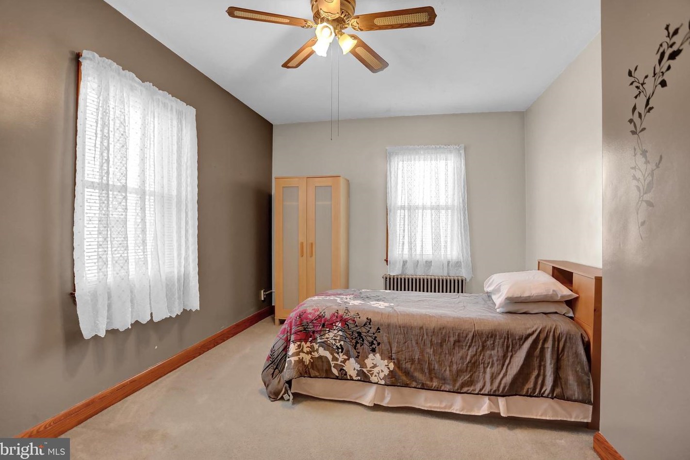 6812 Youngstown Ave, Baltimore MD  21222-1112 exterior