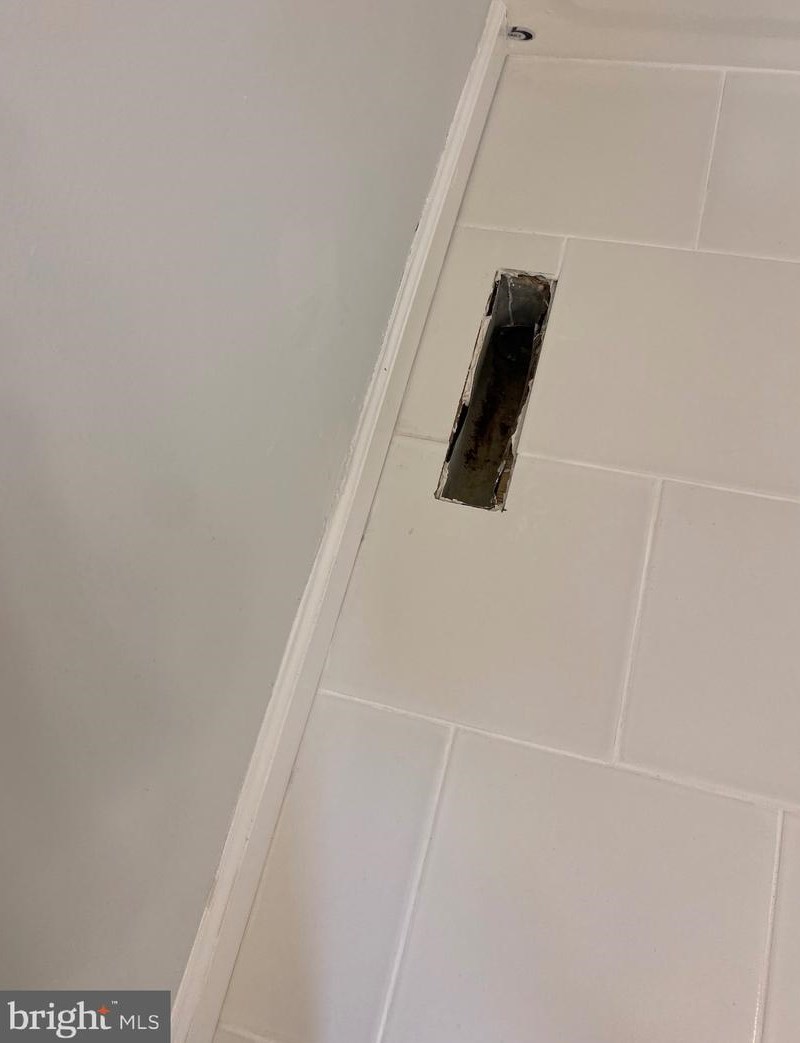 7821 Lockwood Rd, Baltimore MD  21222-2746 exterior