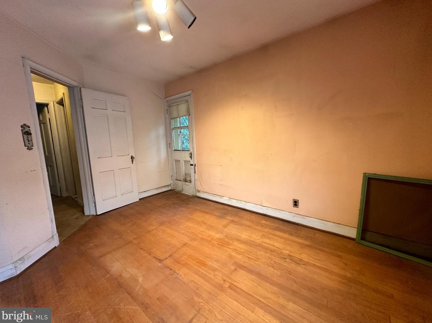 608 Stevenson Ln, Baltimore MD 21286-7601 exterior