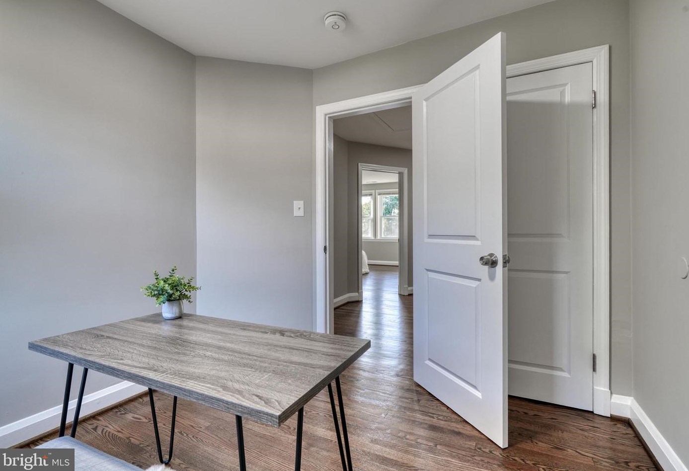 1137 Granville Rd, Baltimore MD exterior