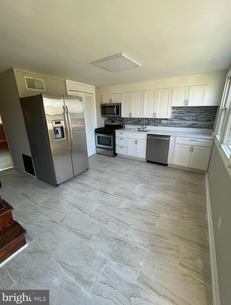 437 Caledonia Ave, Baltimore MD  21227-4708 exterior