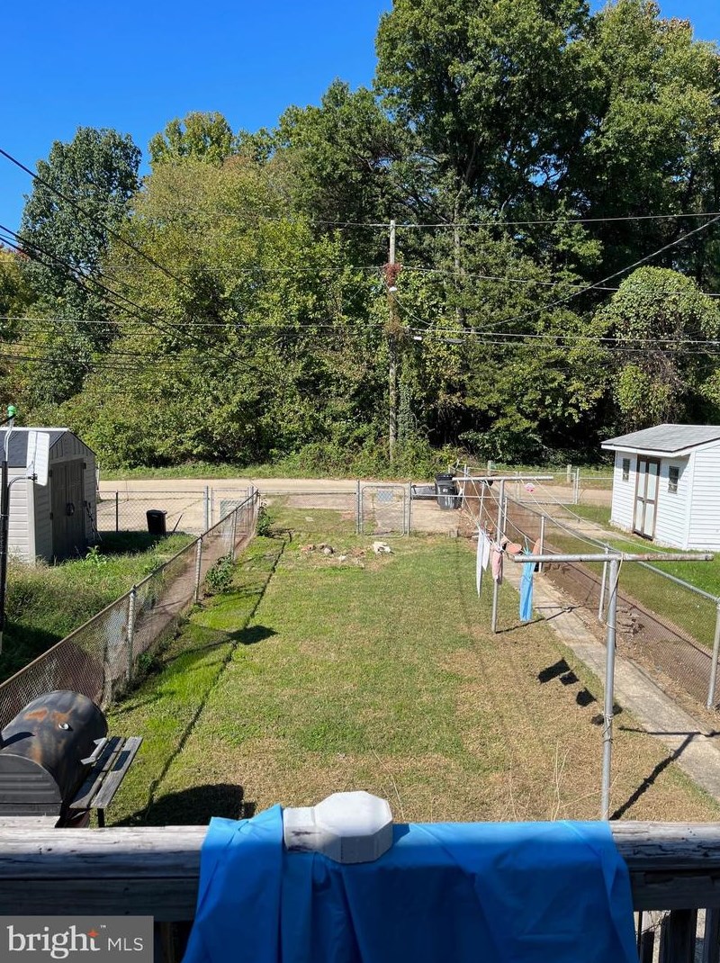 1120 Foxwood Ln, Baltimore MD 21221-5933 exterior