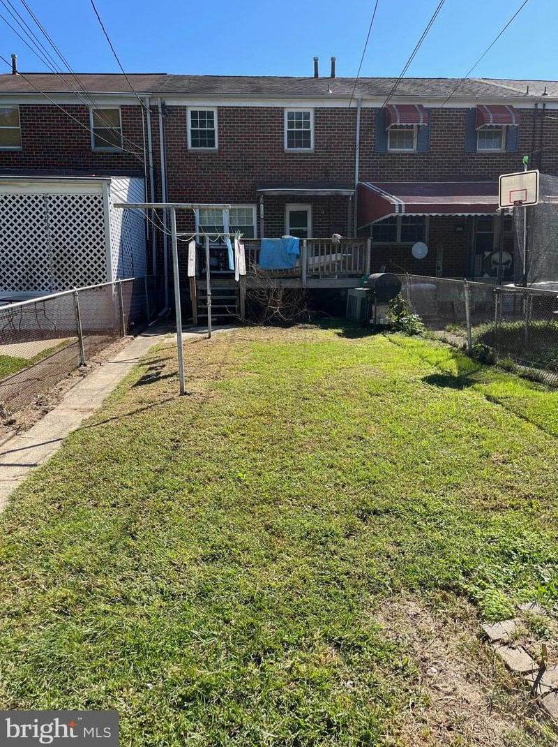 1120 Foxwood Ln, Baltimore MD 21221-5933 exterior