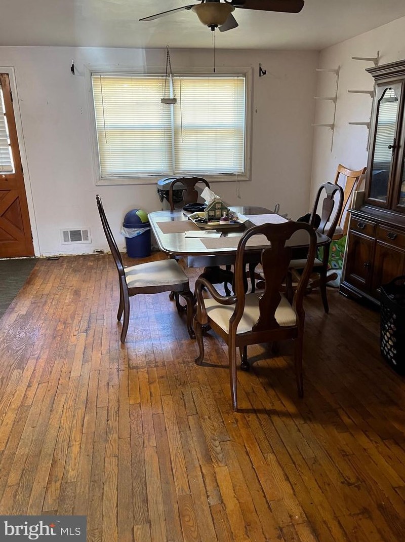 1120 Foxwood Ln, Baltimore MD 21221-5933 exterior