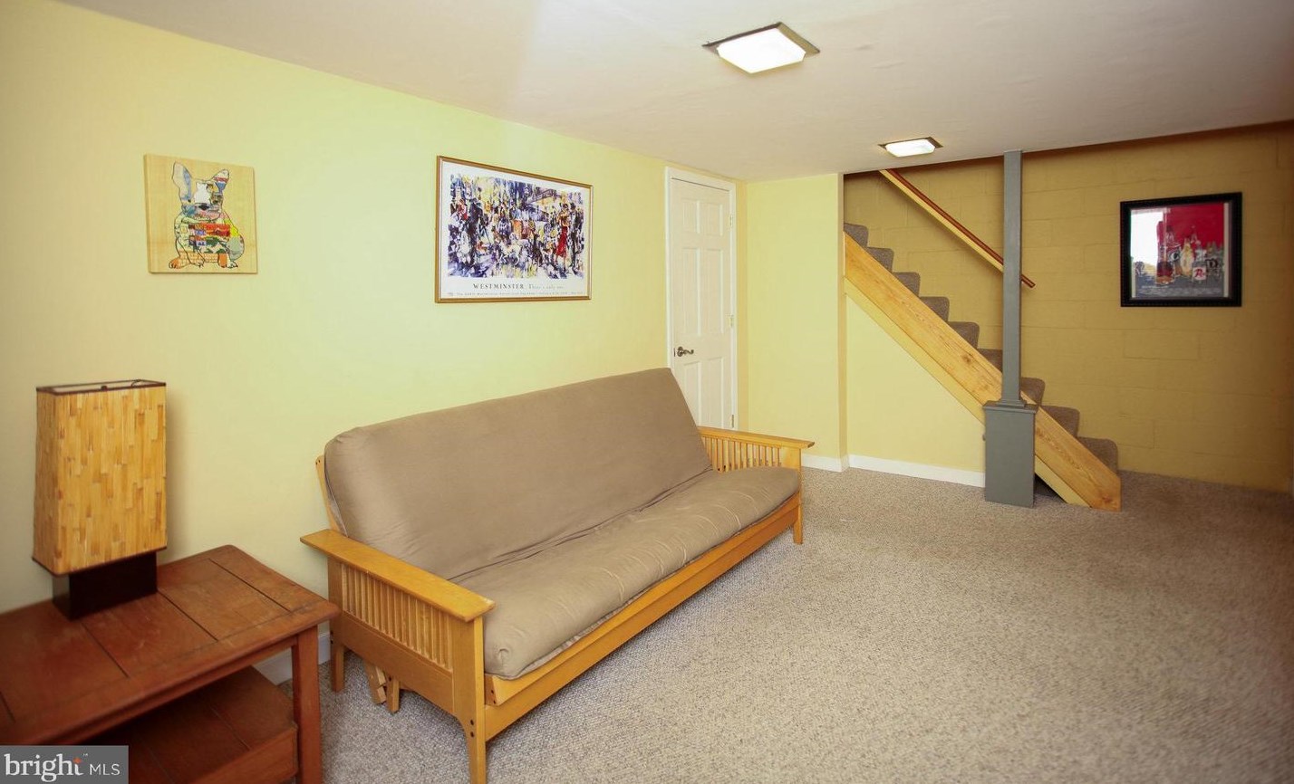 6107 Mt Rdg Rd, Baltimore MD 21228-2240 exterior