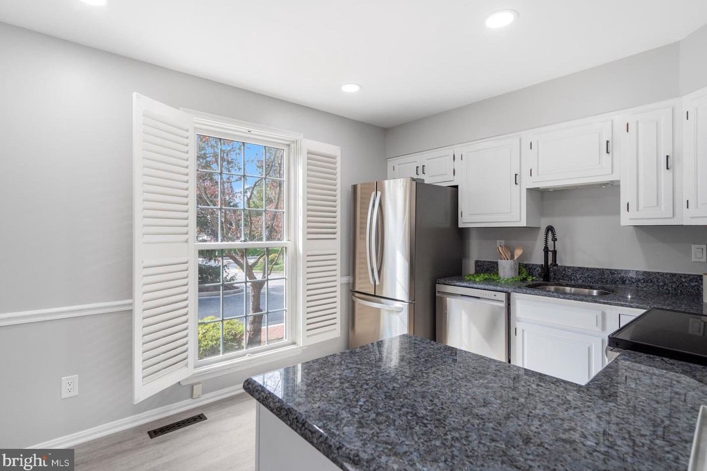 7 Parliament Ct, Baltimore MD  21212-1235 exterior