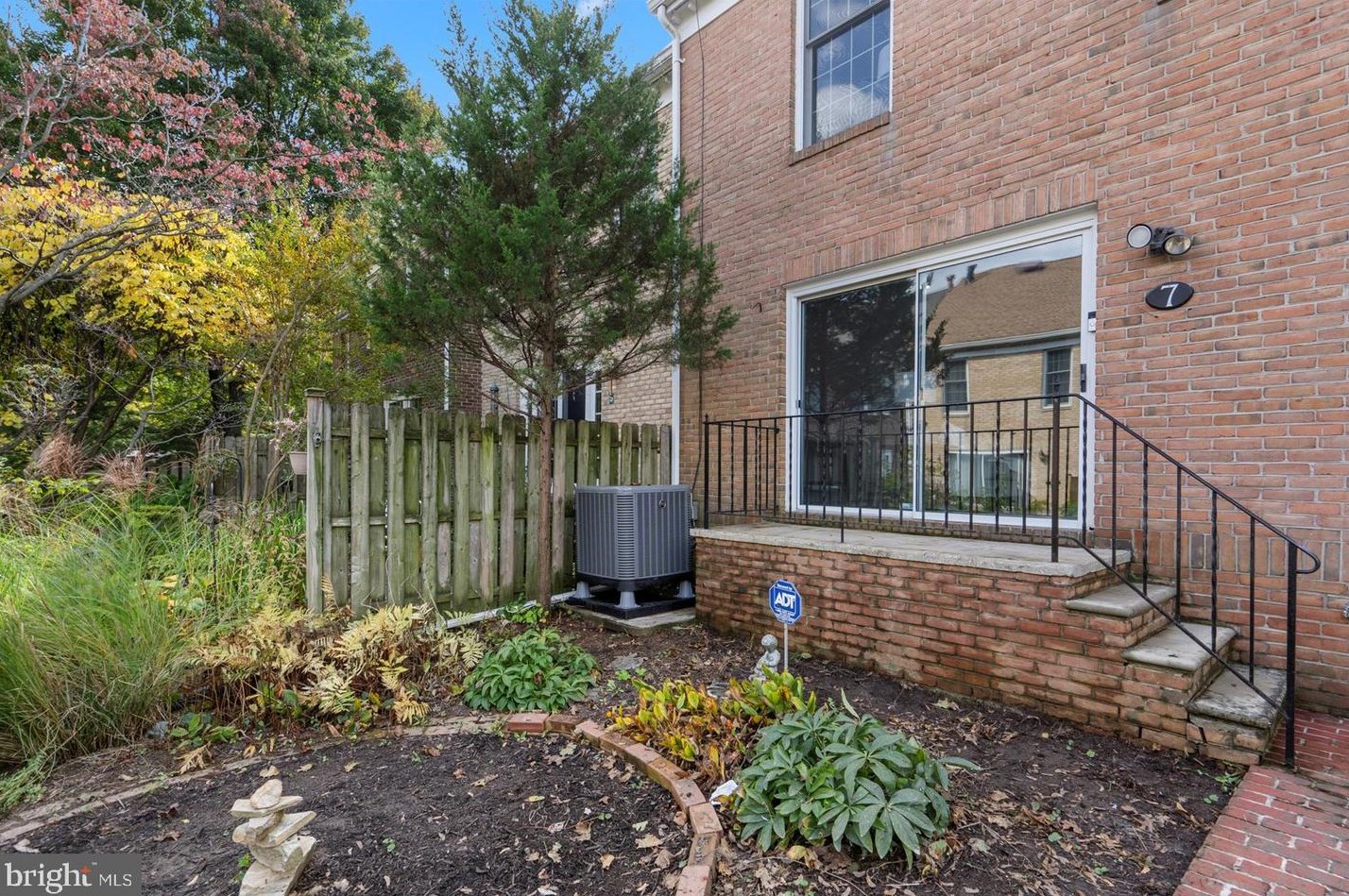 7 Parliament Ct, Baltimore MD  21212-1235 exterior