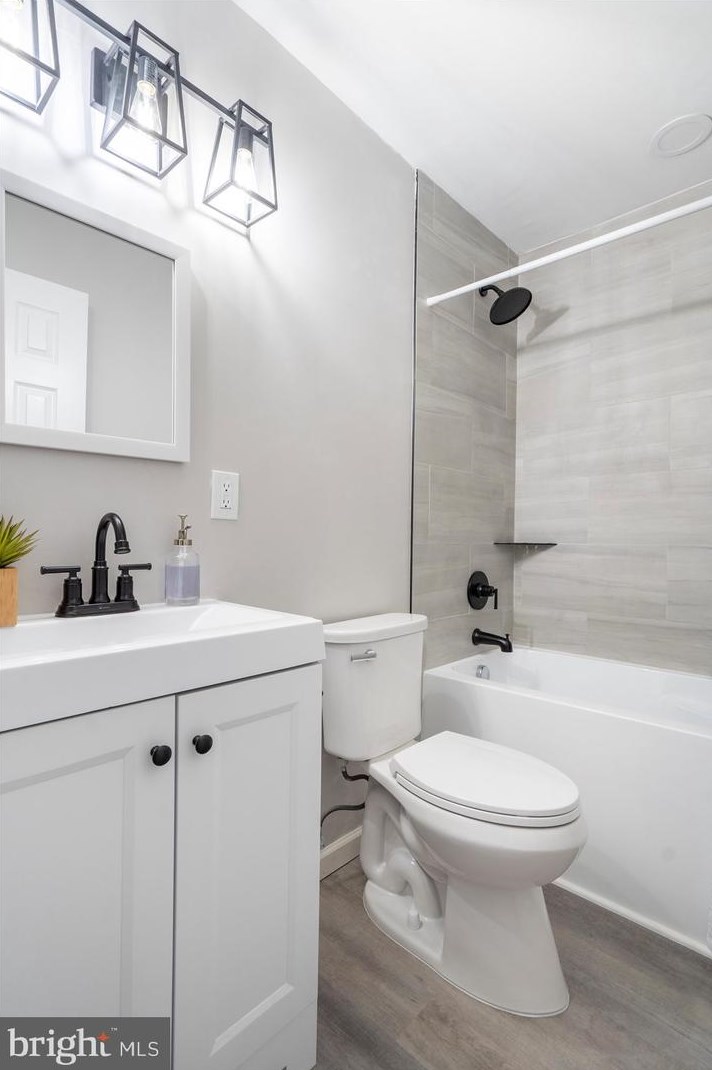 7 Parliament Ct, Baltimore MD  21212-1235 exterior