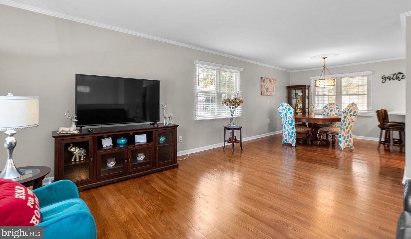 1316 Hickory Springs Cir, Baltimore MD  21228-2628 exterior