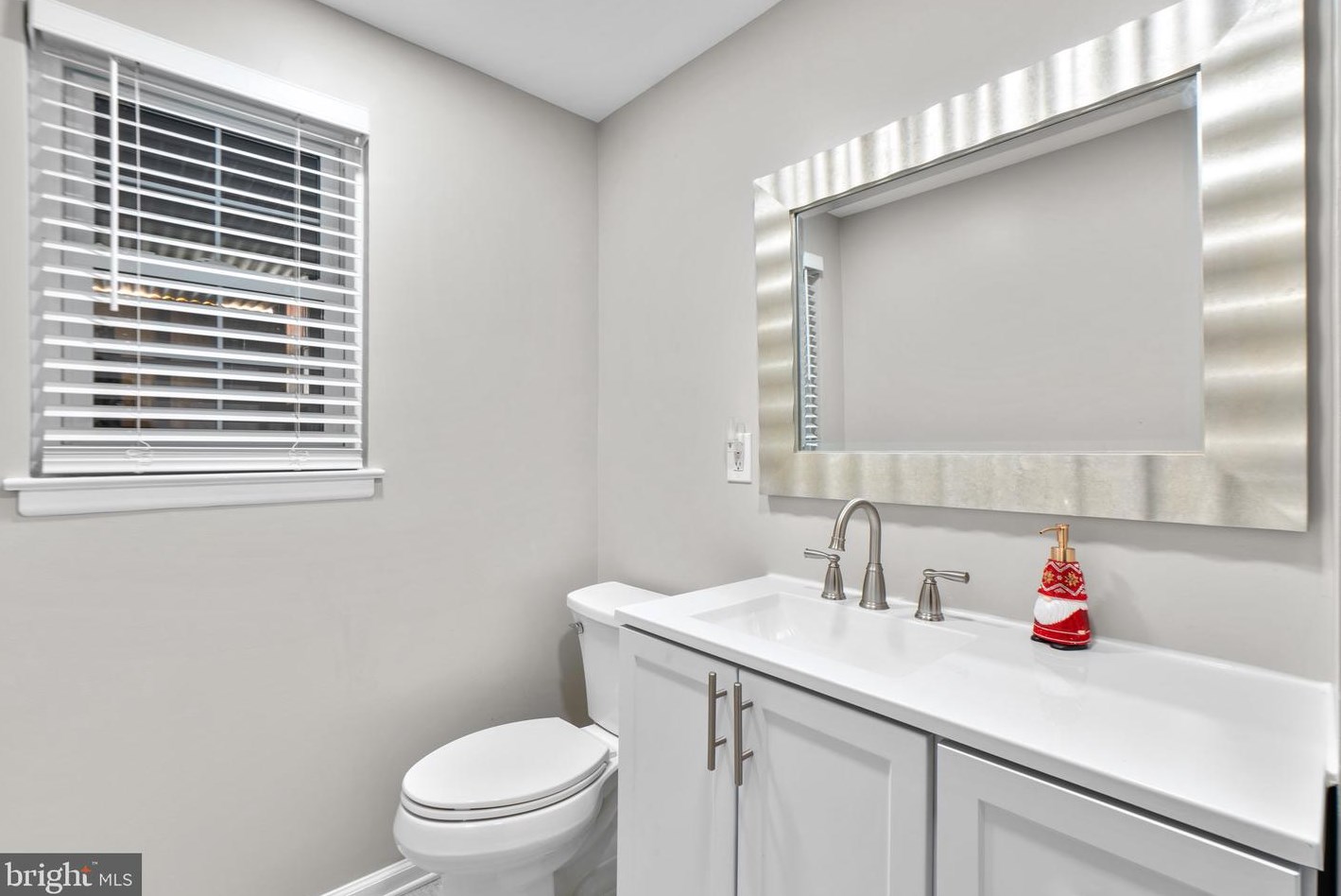 1316 Hickory Springs Cir, Baltimore MD  21228-2628 exterior