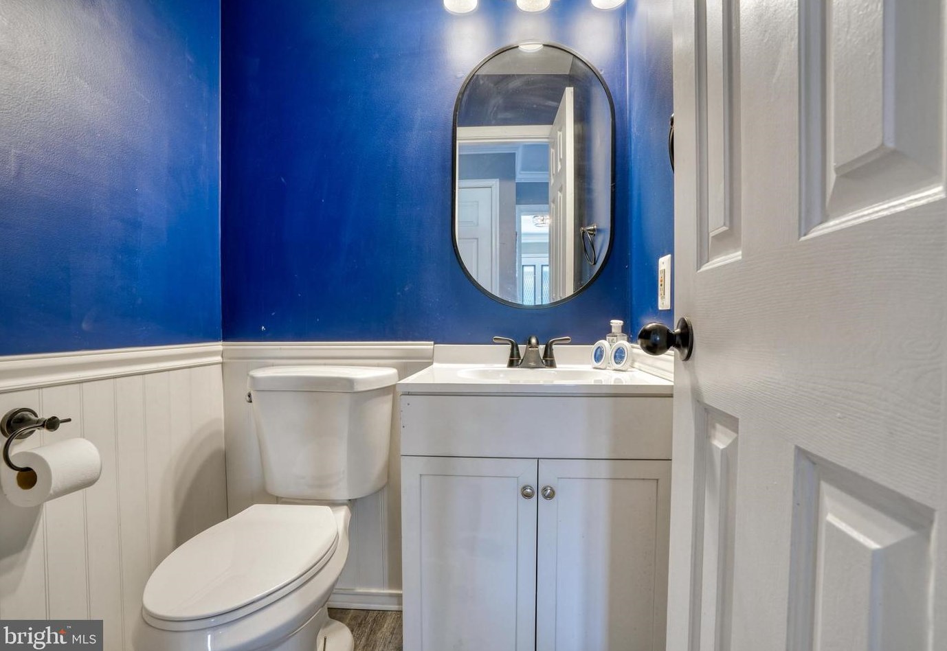 16 Leinster Garth, Baltimore MD  21236-2244 exterior