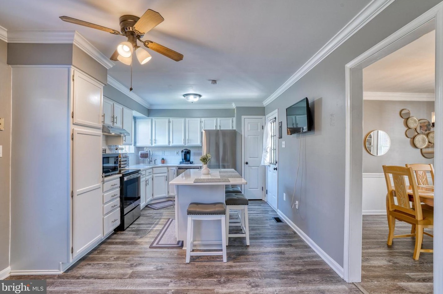 16 Leinster Garth, Baltimore MD  21236-2244 exterior