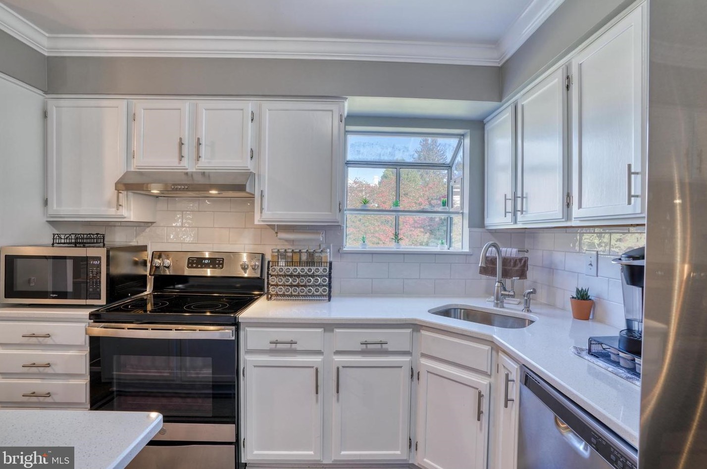 16 Leinster Garth, Baltimore MD  21236-2244 exterior