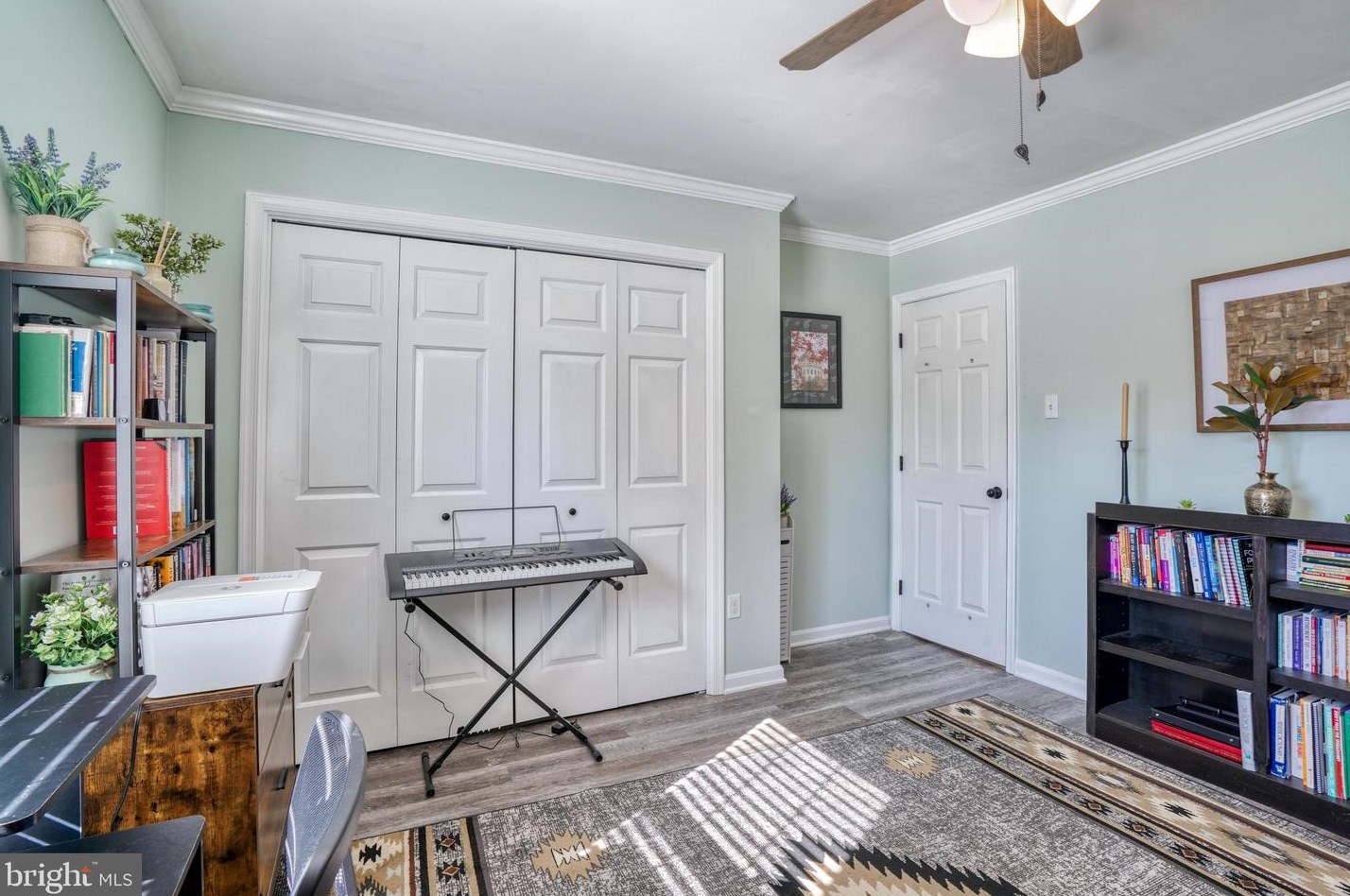 16 Leinster Garth, Baltimore MD  21236-2244 exterior
