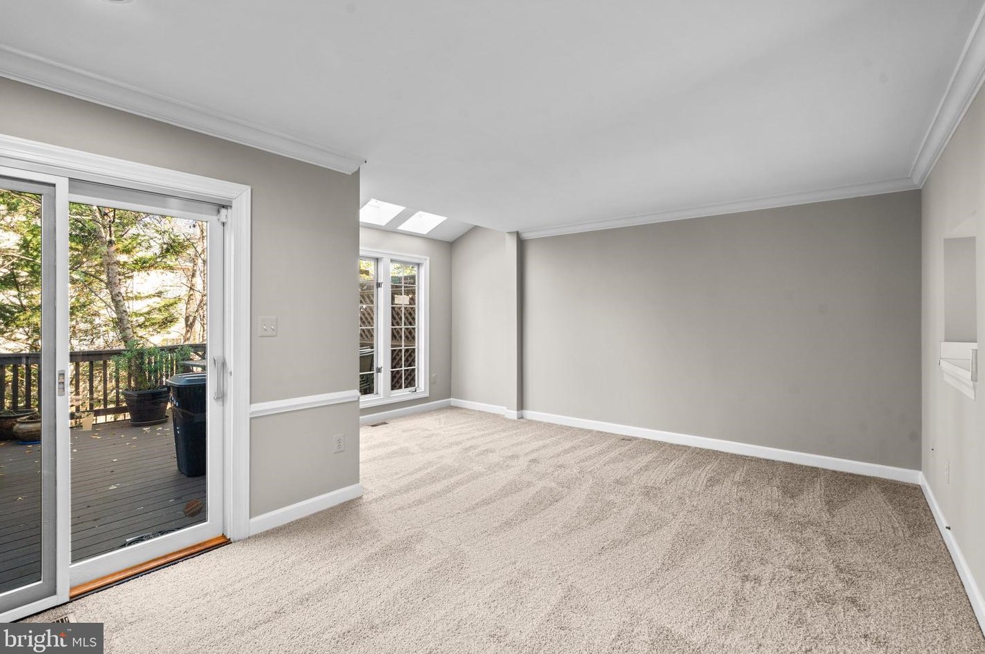 2102 Heritage Dr, Baltimore MD  21209-1752 exterior