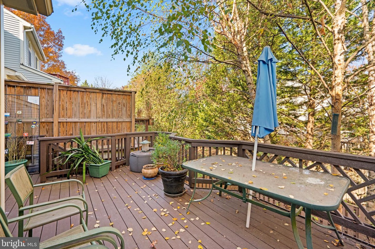 2102 Heritage Dr, Baltimore MD  21209-1752 exterior