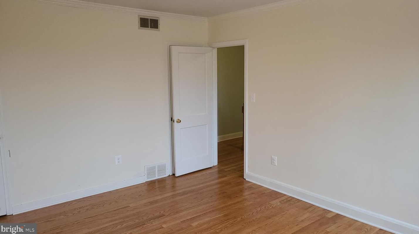 8105 Pleasant Plains Rd, Baltimore MD  21286-8325 exterior