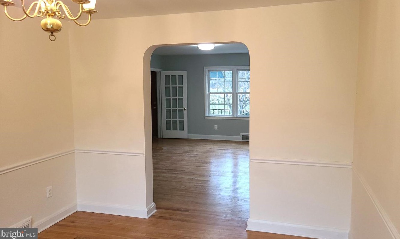 8105 Pleasant Plains Rd, Baltimore MD  21286-8325 exterior