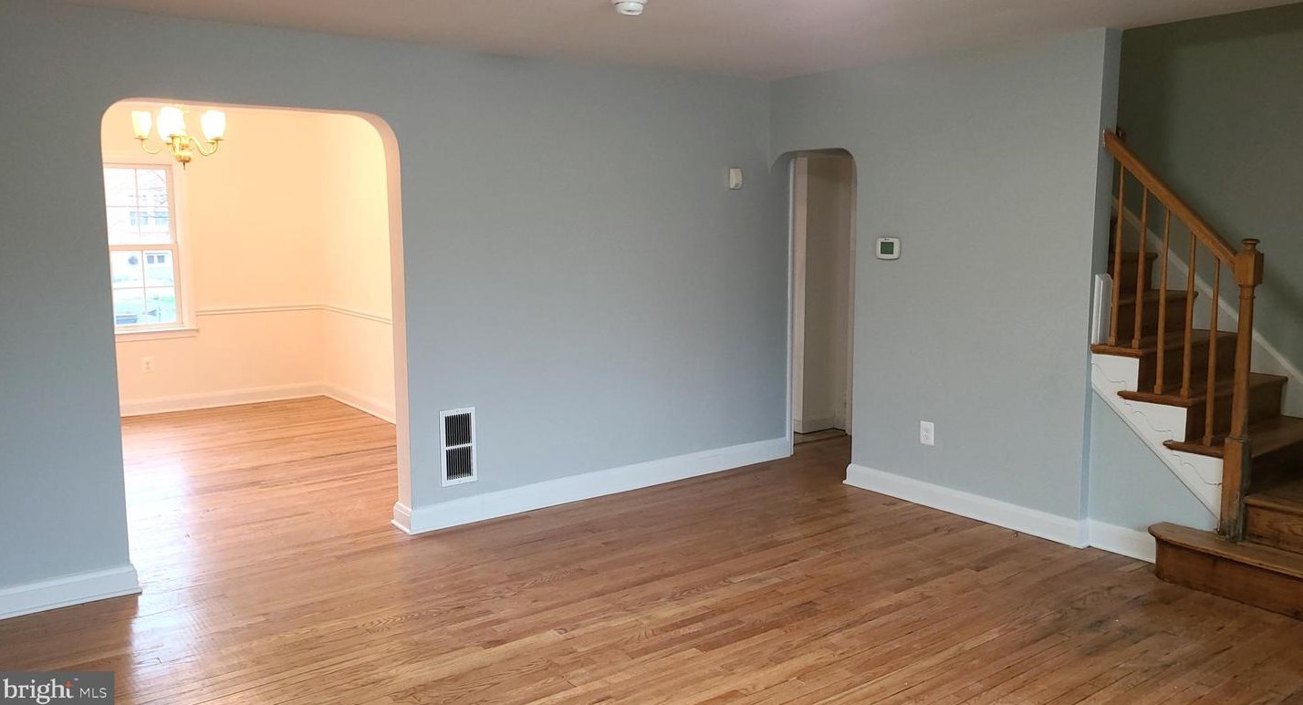 8105 Pleasant Plains Rd, Baltimore MD  21286-8325 exterior