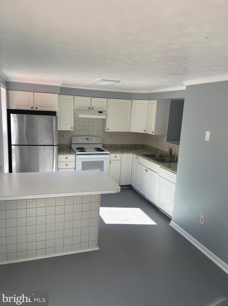 7853 Paddock Way, Baltimore MD  21244-1290 exterior