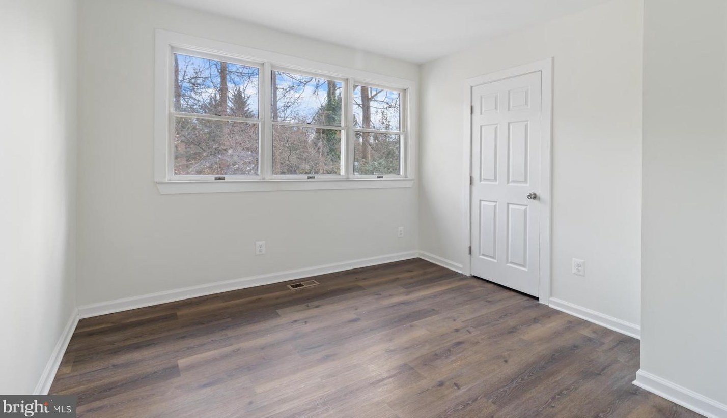 2922 Knoll Acres Dr, Baltimore MD  21234-1128 exterior