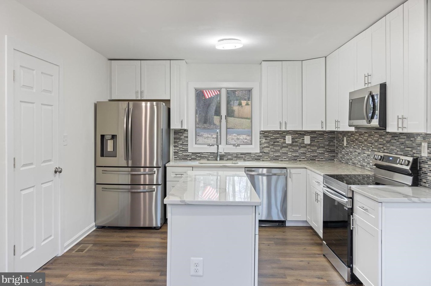 2922 Knoll Acres Dr, Baltimore MD  21234-1128 exterior