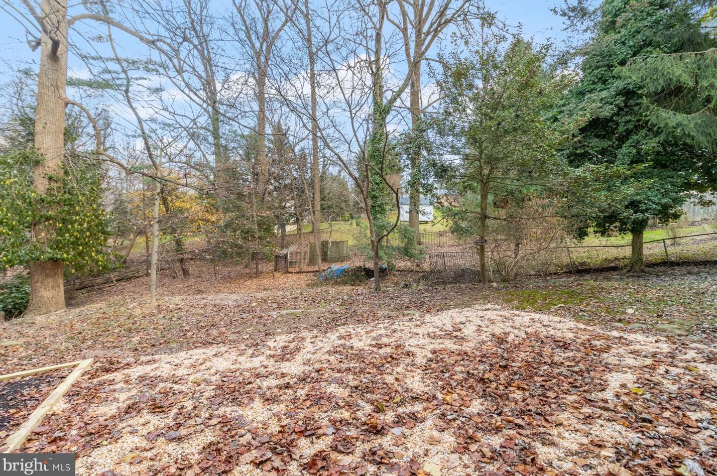 2922 Knoll Acres Dr, Baltimore MD  21234-1128 exterior