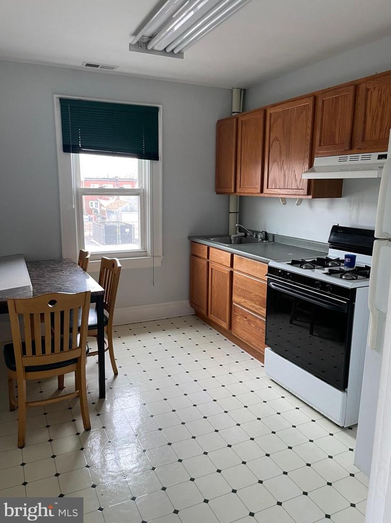 7823 Wise Ave, Baltimore MD  21222-3349 exterior