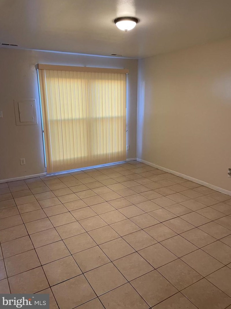 8879 Pennsbury Pl, Baltimore MD  21237-3924 exterior