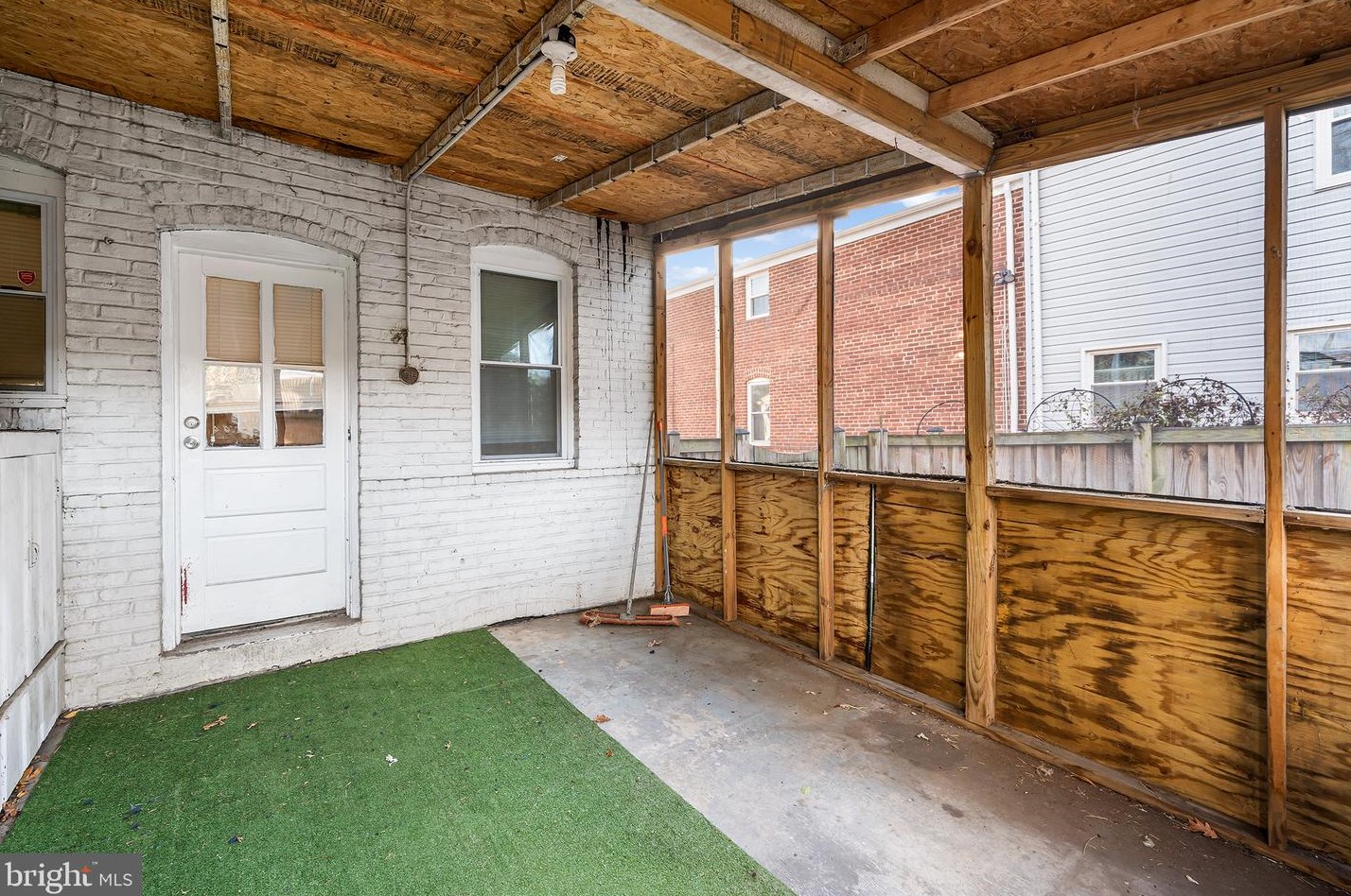 1656 Yakona Rd, Baltimore MD 21286-2348 exterior