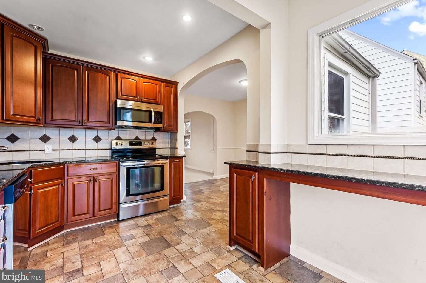 7922 Underhill Rd, Baltimore MD  21237-1443 exterior