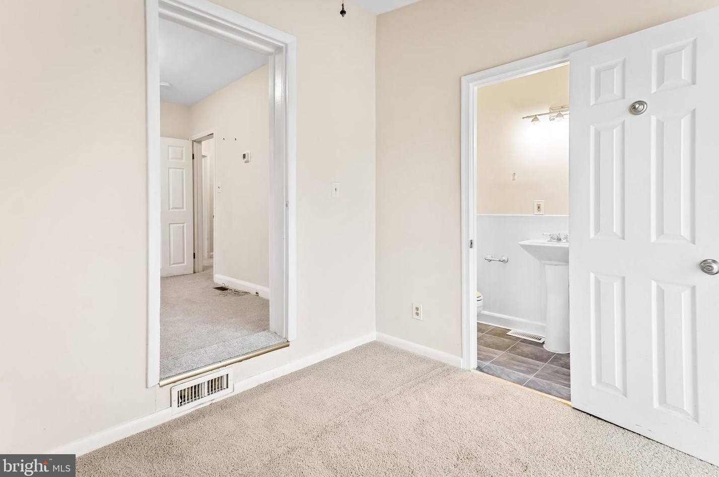 7922 Underhill Rd, Baltimore MD  21237-1443 exterior