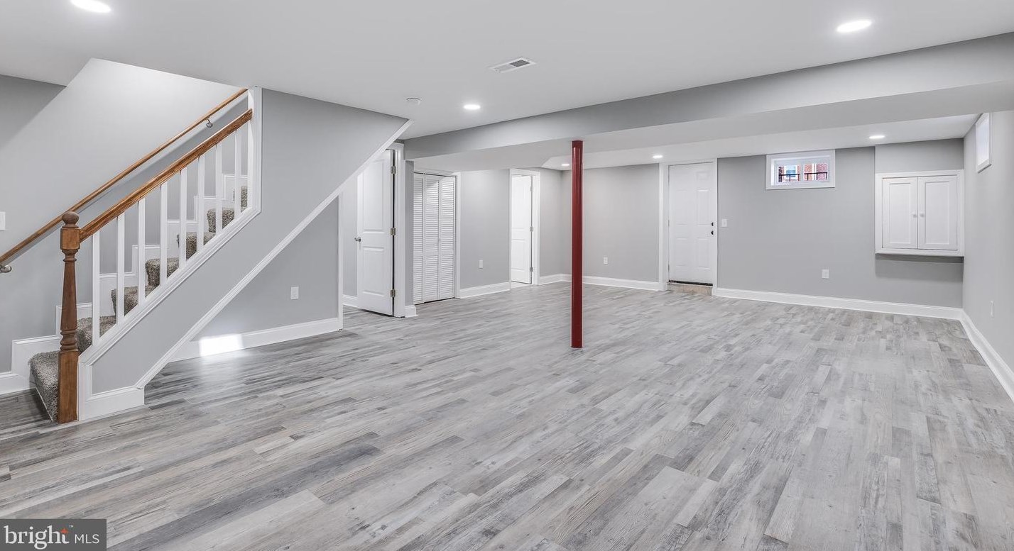 6814 Youngstown Ave, Baltimore MD  21222-1112 exterior