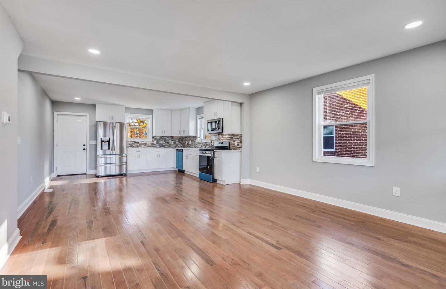 6814 Youngstown Ave, Baltimore MD  21222-1112 exterior