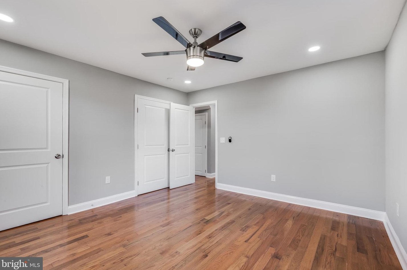 6814 Youngstown Ave, Baltimore MD  21222-1112 exterior