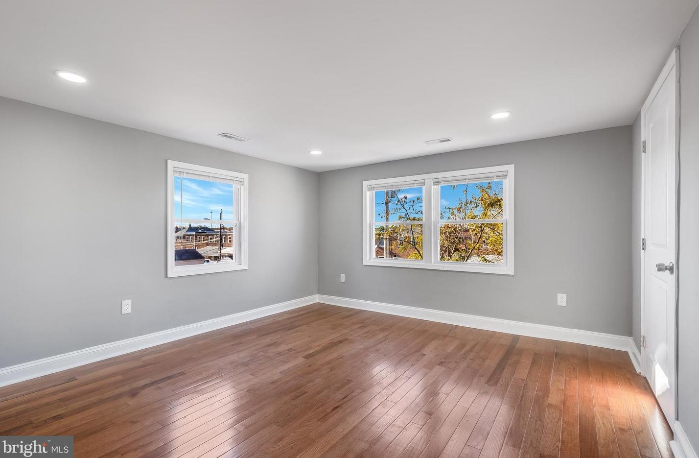 6814 Youngstown Ave, Baltimore MD  21222-1112 exterior