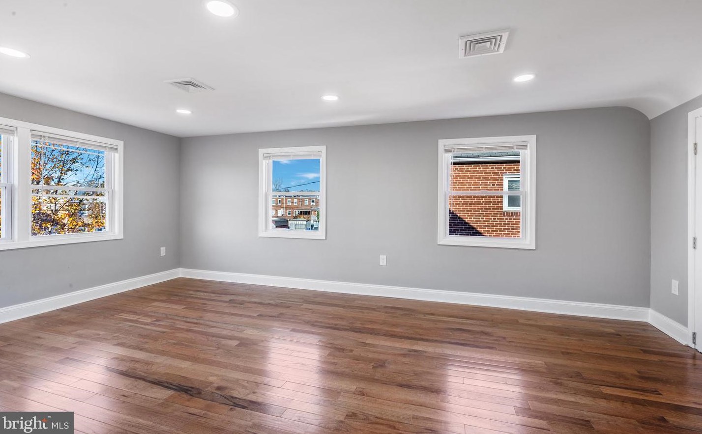 6814 Youngstown Ave, Baltimore MD  21222-1112 exterior