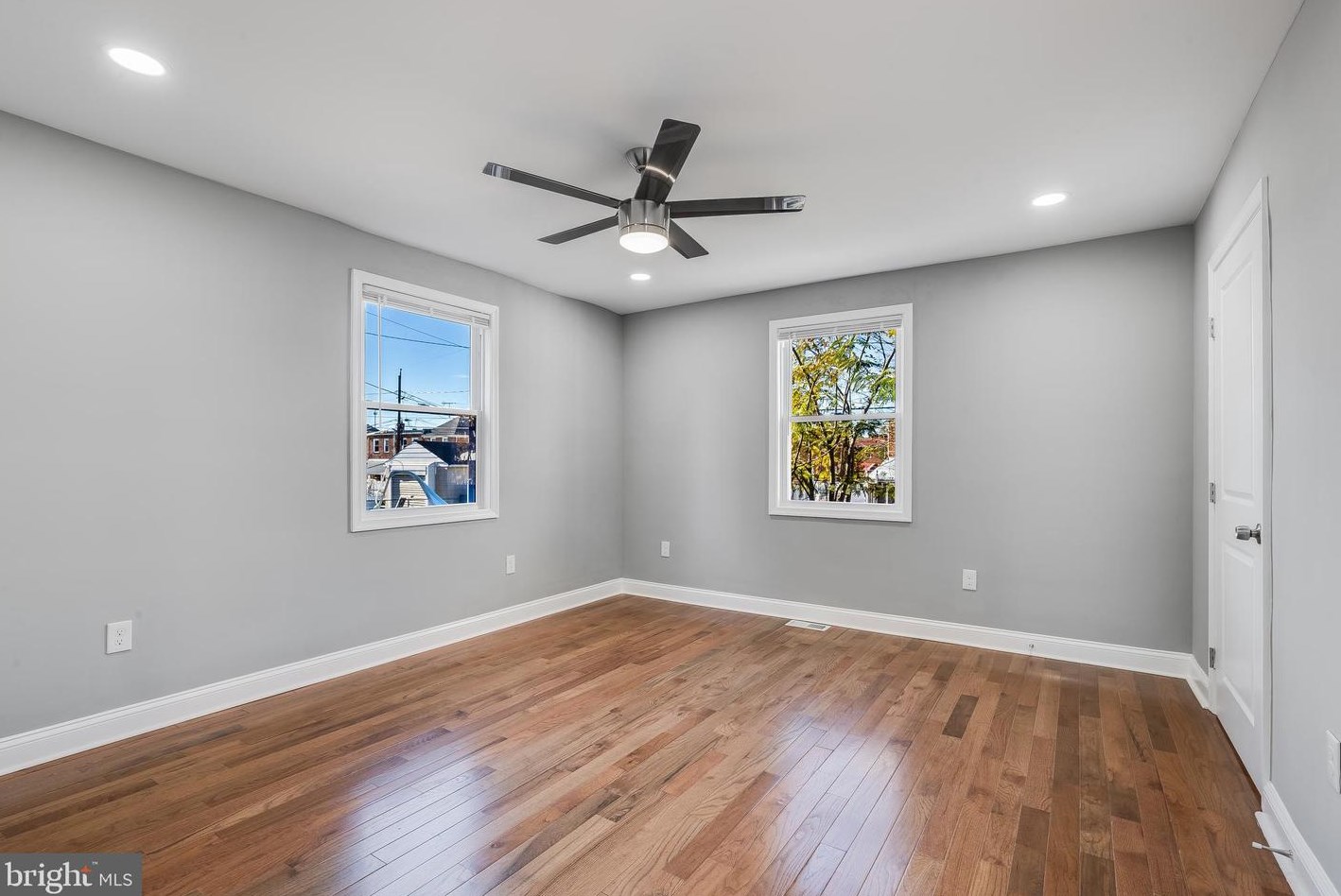 6814 Youngstown Ave, Baltimore MD  21222-1112 exterior