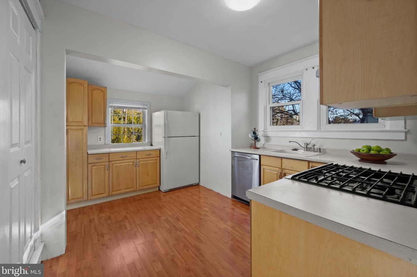 5521 Oregon Ave, Baltimore MD 21227-2811 exterior