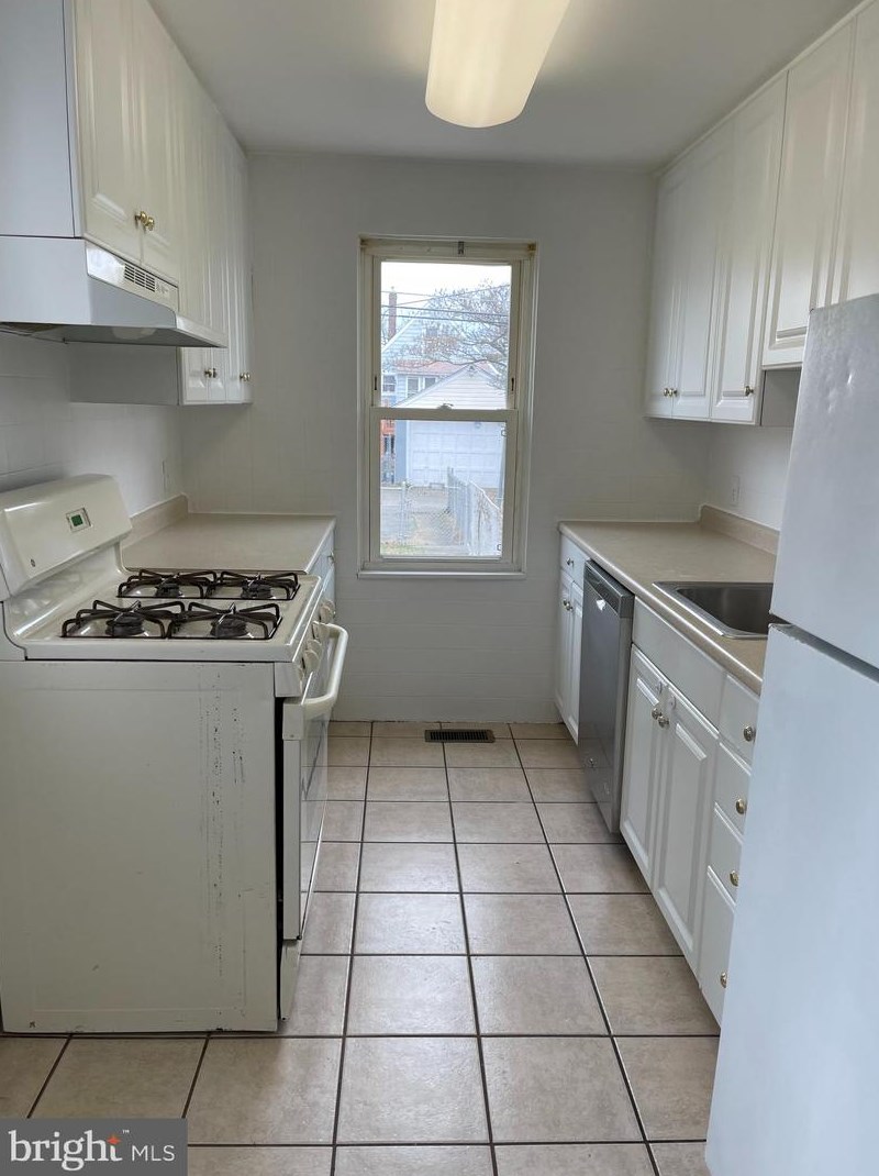 228 Colgate Ave, Baltimore MD  21222-4210 exterior