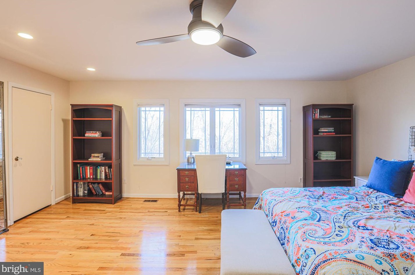 6114 Buckingham Mnr Dr, Baltimore MD 21210-1004 exterior