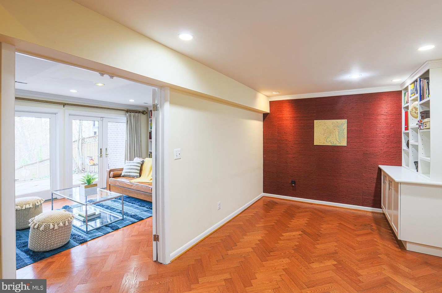 6114 Buckingham Mnr Dr, Baltimore MD 21210-1004 exterior