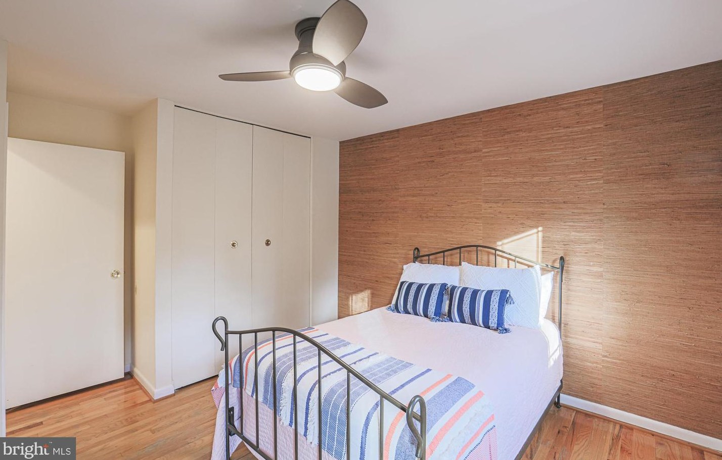 6114 Buckingham Mnr Dr, Baltimore MD 21210-1004 exterior