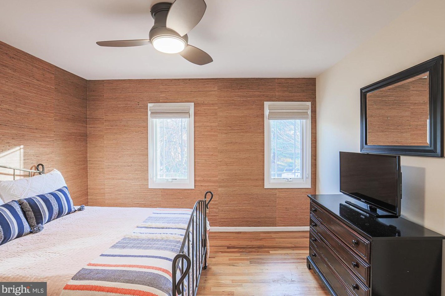 6114 Buckingham Mnr Dr, Baltimore MD 21210-1004 exterior